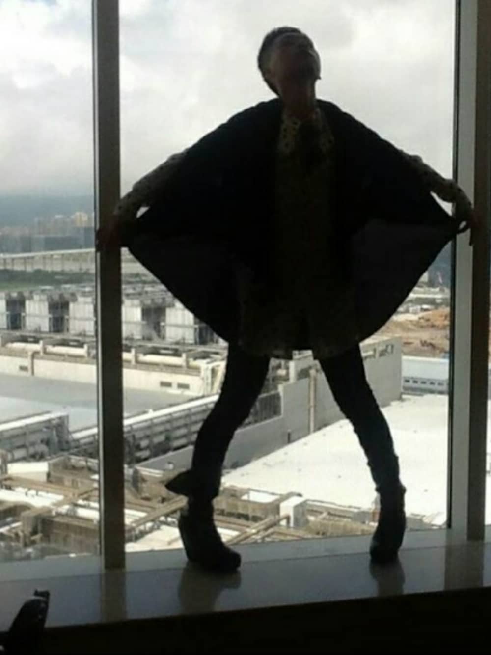 「macao」｜「Rick Owensのアイテム（パンプス、ブラック系）」を使った、casperchenさん（メンズ・176cm）の春コーディネートの1枚目の写真