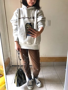 「FRAMeWORK（フレームワーク）のChampion USA REVERSEWEAVEフーデットBIGシシュウ◆（パーカー、ホワイト系）」を使った、ゆんさん（レディース・159cm）の秋コーディネート