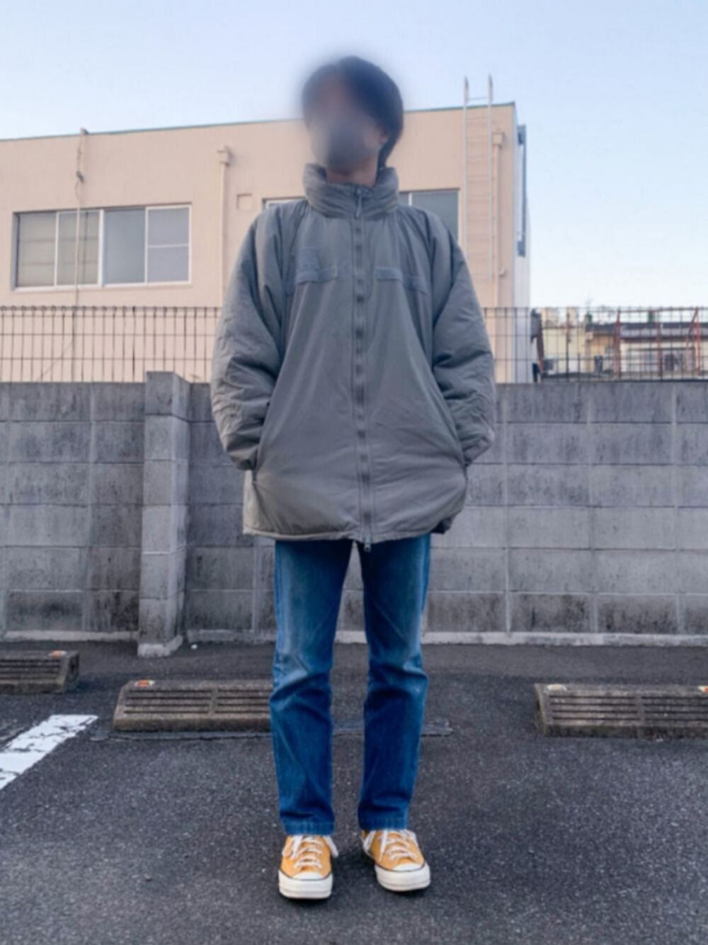 「level7、ECWCS、levis 501、古着、古着コーデ、ミリタリー、CT70s、大学生コーデ、ヴィンテージ」｜「CONVERSEのct70（スニーカー、イエロー系）」を使った、Yさん（メンズ・165cm）の冬コーディネートの1枚目の写真