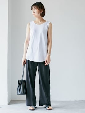 「NANO universe（ナノユニバース）のWEB限定/ラウンドヘムタンク（タンクトップ）」を使った、nano・universe lady's　STAFFさん（レディース・162cm）の夏コーディネート