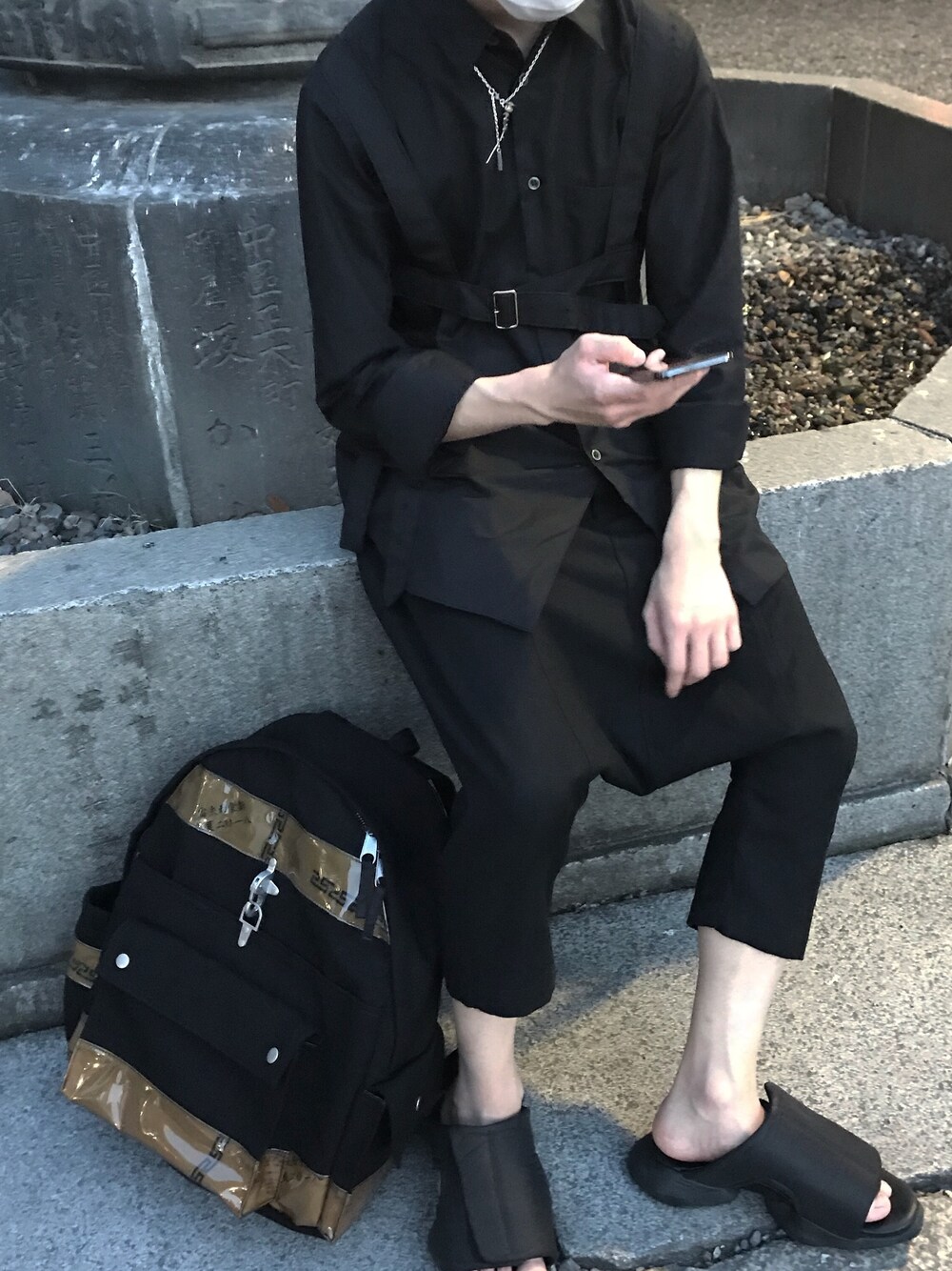 「キズナアイ、BLACK COMME des GARÇONS、COMME des GARCONS、RICK OWENS、adidas by rick owens、RAF SIMONS、EASTPAK」｜「AMBUSHのAMBUSH 『ROSE CHARM』 ネックレス（ネックレス、シルバー系）」を使った、ささみさん（メンズ・165cm）の夏コーディネートの1枚目の写真