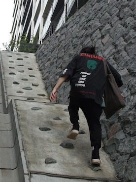 「DRKSHDW by RICK OWENS（ダークシャドウ バイ リックオウエンス）のアイテム（カーゴパンツ）」を使った、ささみさん（メンズ・168cm）の夏コーディネート