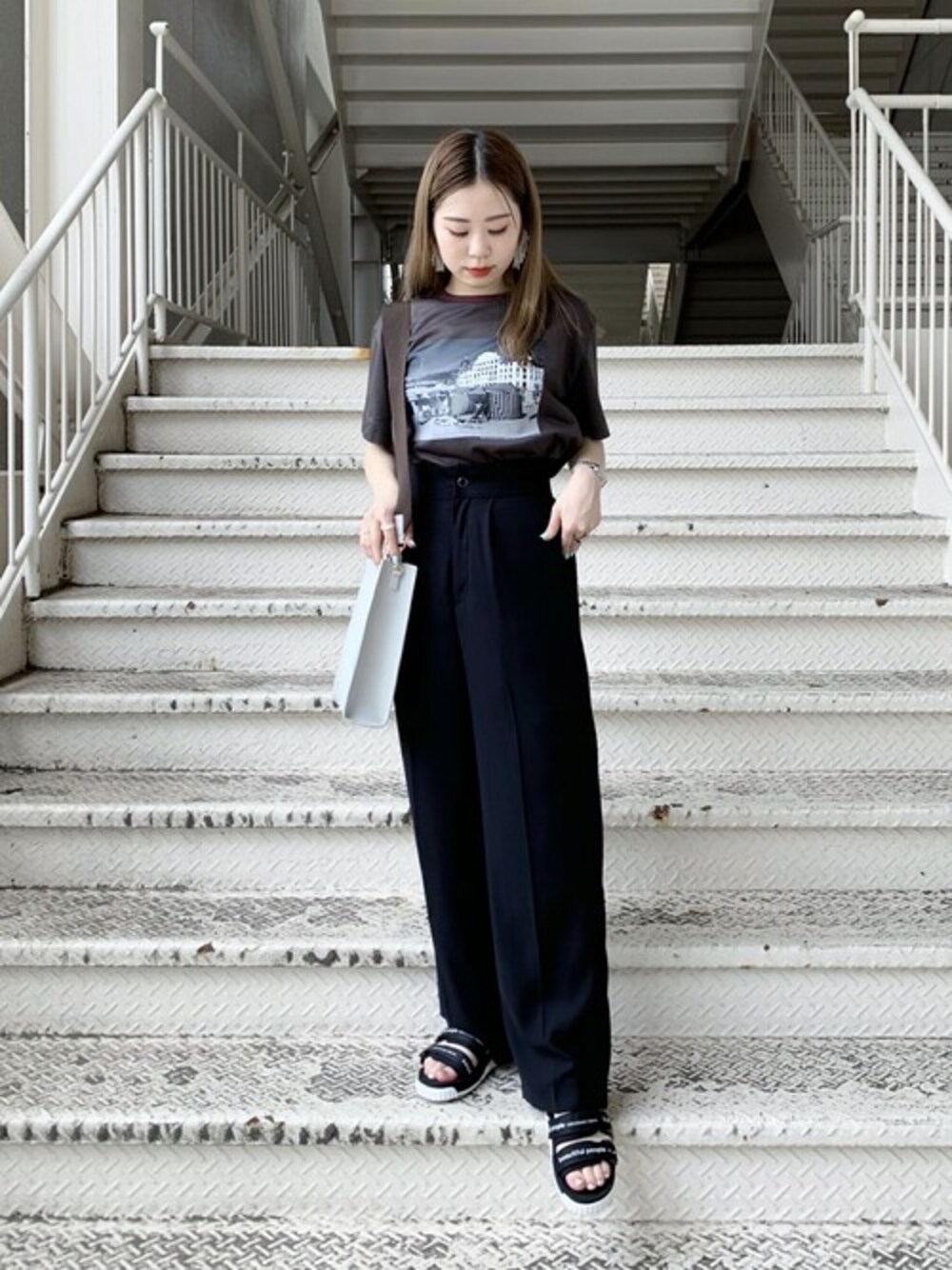 坂田 円香 Sakata Madokaさんの「【STUDIOUS】mellowフォトプリントTシャツ（STUDIOUS）」を使ったコーディネート