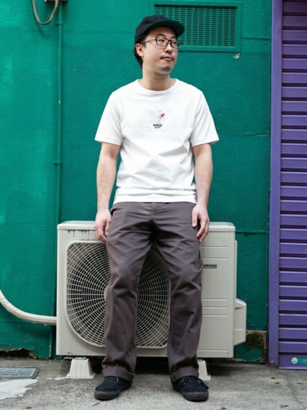 「grn、シンプル、カジュアルコーデ、Tシャツ、スニーカー、夏コーデ、夏、キヤップ」｜「grnの●◇30柄(+WEB限定2柄)天竺プリントTシャツ（Tシャツ/カットソー、その他）」を使った、grnさん（メンズ・168cm）の春コーディネートの1枚目の写真