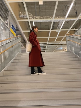 「アイテム（ステンカラーコート、レッド系）」を使った、はるなちゃんねるさん（レディース・164cm）の冬コーディネート