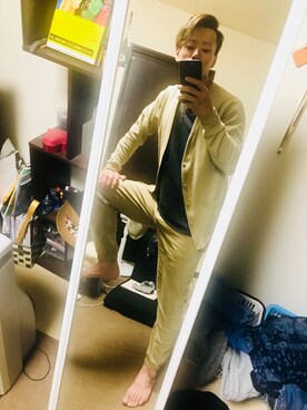 「BAYFLOW（ベイフロー）のアイテム（カーディガン/ボレロ、ベージュ系）」を使った、エイサークさん（メンズ・175cm）の春コーディネート