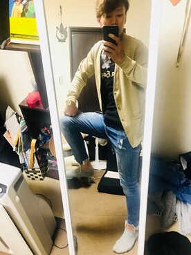 「American Eagle（アメリカンイーグル）のアイテム（Tシャツ/カットソー、ブラック系）」を使った、エイサークさん（メンズ・175cm）の春コーディネート