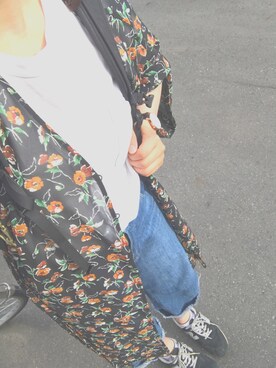 「GU（ジーユー）のアイテム（Tシャツ/カットソー、ホワイト系）」を使った、momoha.さん（レディース・160cm）の春コーディネート