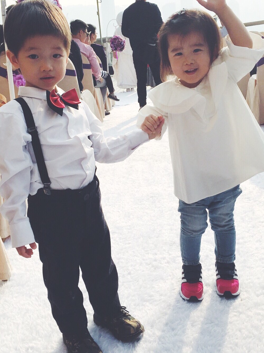 「hkboy、hkkidsfashion、kidzfashion、naughtyboy、cedrickwong、wedding party」｜「babyGAPのアイテム（スラックス、ブラック系）」を使った、Cedric Kwongさん（キッズ・90cm）の冬コーディネートの1枚目の写真