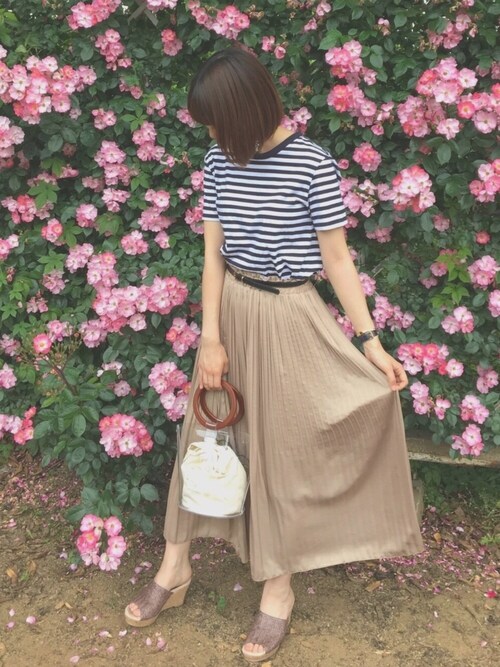 夏 ベージュコーデ
