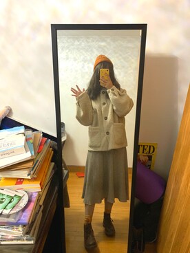 「Dr. Martens（ドクターマーチン）のアイテム（ブーツ、ブラウン系）」を使った、木之本麦さん（レディース・168cm）の冬コーディネート