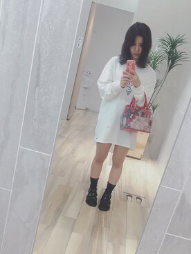 「アイテム（ボストンバッグ、レッド系）」を使った、Riiiinさん（レディース・164cm）の秋コーディネート