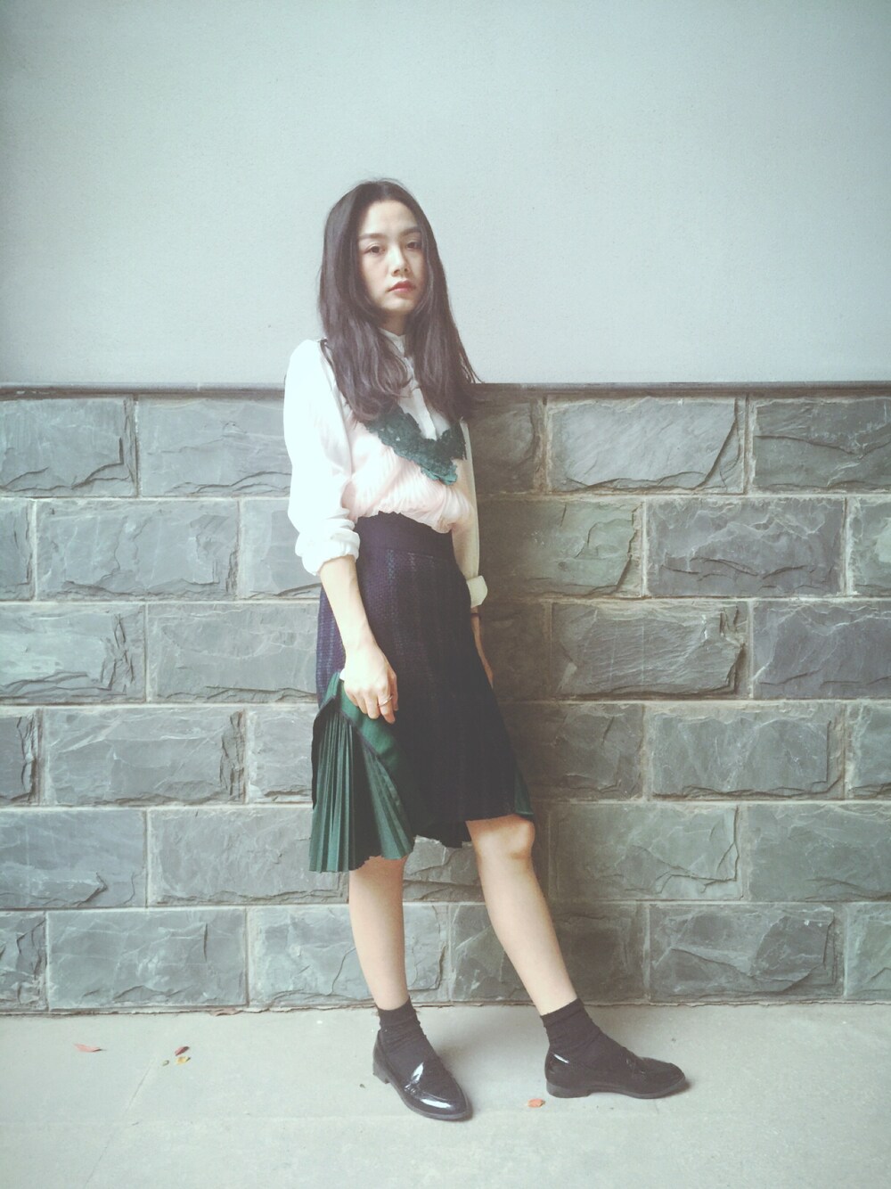 「Sacaiのアイテム（スカート、グリーン系）」を使った、JennieHさん（レディース・163cm）の夏コーディネートの1枚目の写真