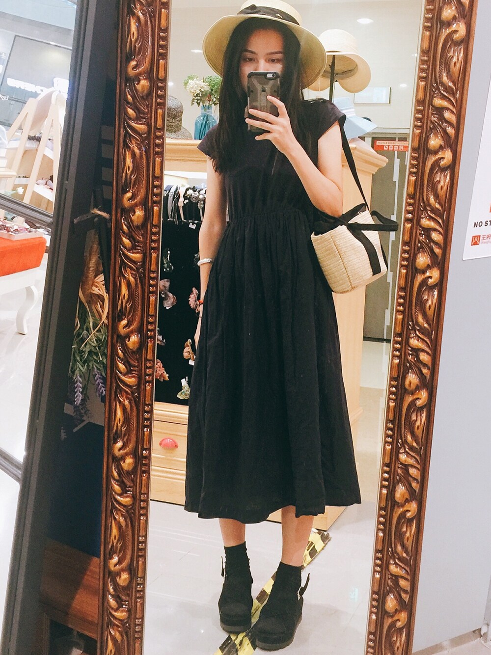 「summer、暑い、むぎわら帽子」｜「usedのアイテム（ワンピース、ブルー系）」を使った、JennieHさん（レディース・163cm）の夏コーディネートの1枚目の写真