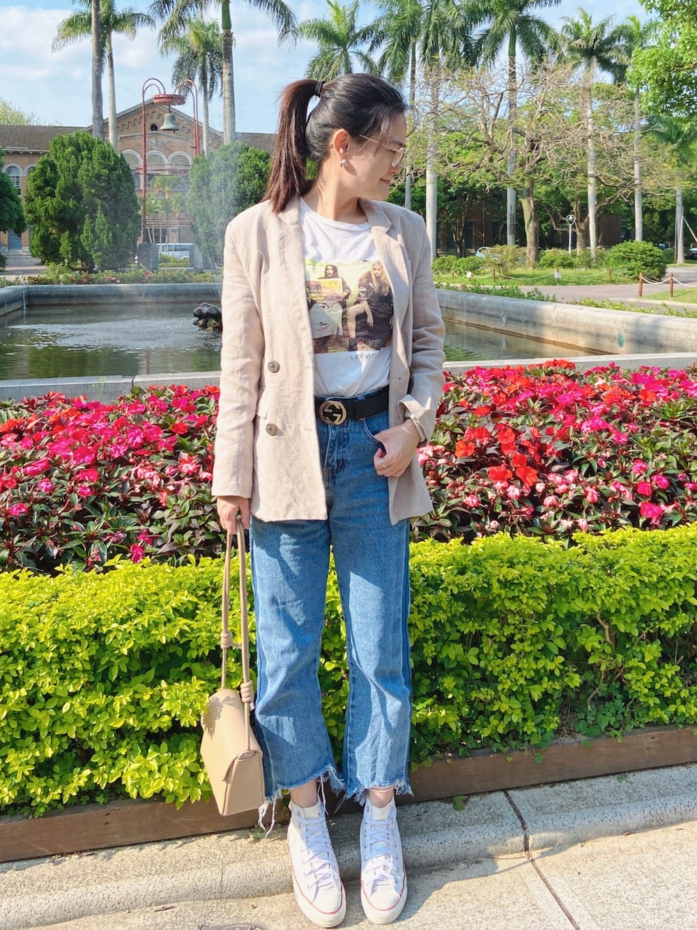 「ootd、夏、街頭穿搭、球鞋、休閒、Instagram fjy.lover、shopee 🔍fjy.lover、西裝外套、裸色系、outfit」｜「ZARAのアイテム（Tシャツ/カットソー、ホワイト系）」を使った、fjy.lover❁さん（レディース・159cm）の春コーディネートの1枚目の写真