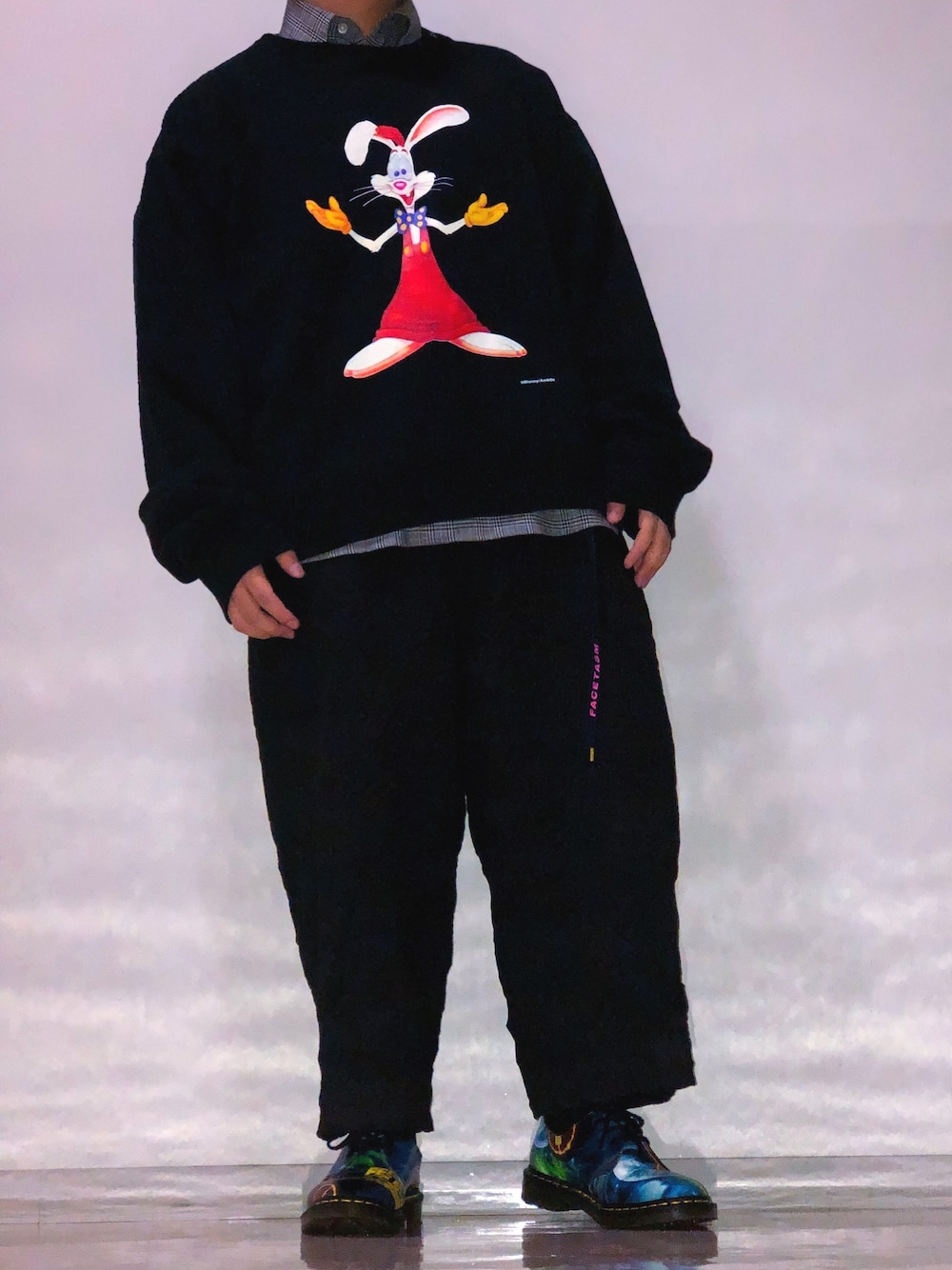 「FACETASM、Dr.Martens、supreme、UNDER COVER、ディズニー、スウェット、オーバーサイズ、秋、ブラック、低身長」｜「FACETASMのアイテム（スウェット、ブラック系）」を使った、Kentoolさん（メンズ・163cm）の秋コーディネートの1枚目の写真