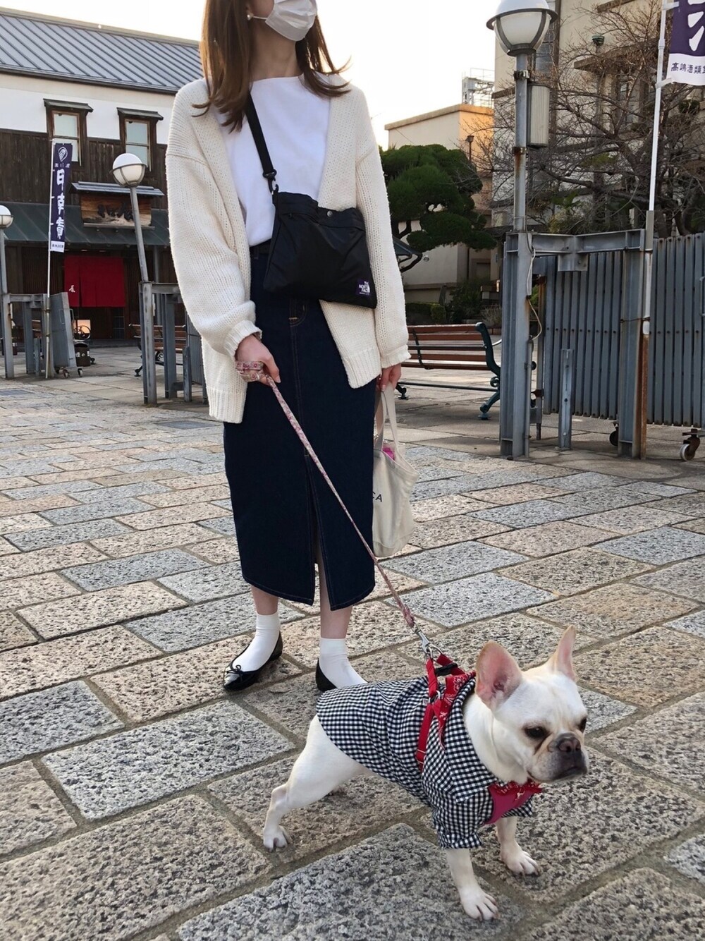「ootd、outfit、休日スタイル、カジュアル、カーディガン、デニム、タイトスカート、ロングスカート、バレエシューズ、靴下屋」｜「A part byの1.5GCoNyWザックリカーディガン　746617 （カーディガン/ボレロ、ホワイト系）」を使った、n★pさん（レディース・167cm）の春コーディネートの1枚目の写真