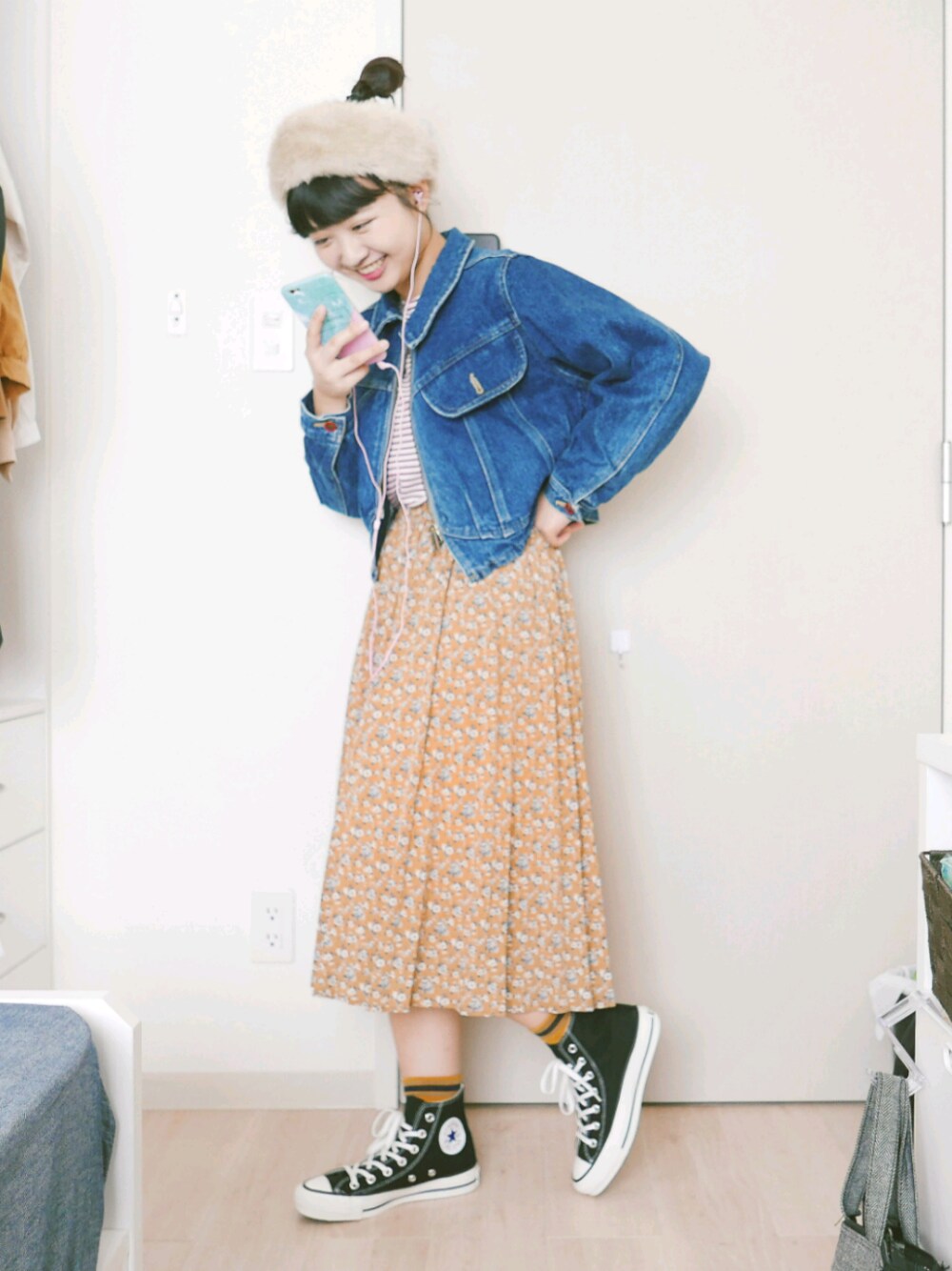 「converse made in JAPAN、converse、GU、花柄スカート、BEAMS、BEAMS BOY」｜「GUのアイテム（スカート、オレンジ系）」を使った、mojoさん（レディース・160cm）の春コーディネートの1枚目の写真