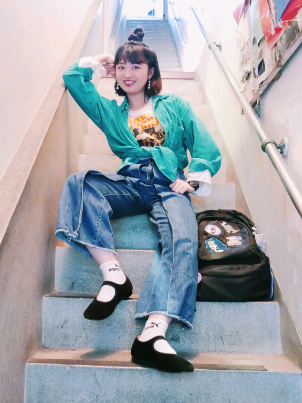 「古着、BEAMS BOY、PUMA、GU、converse、LOWRYS FARM」｜「GUのアイテム（デニムパンツ、ブルー系）」を使った、mojoさん（レディース・160cm）の春コーディネートの1枚目の写真