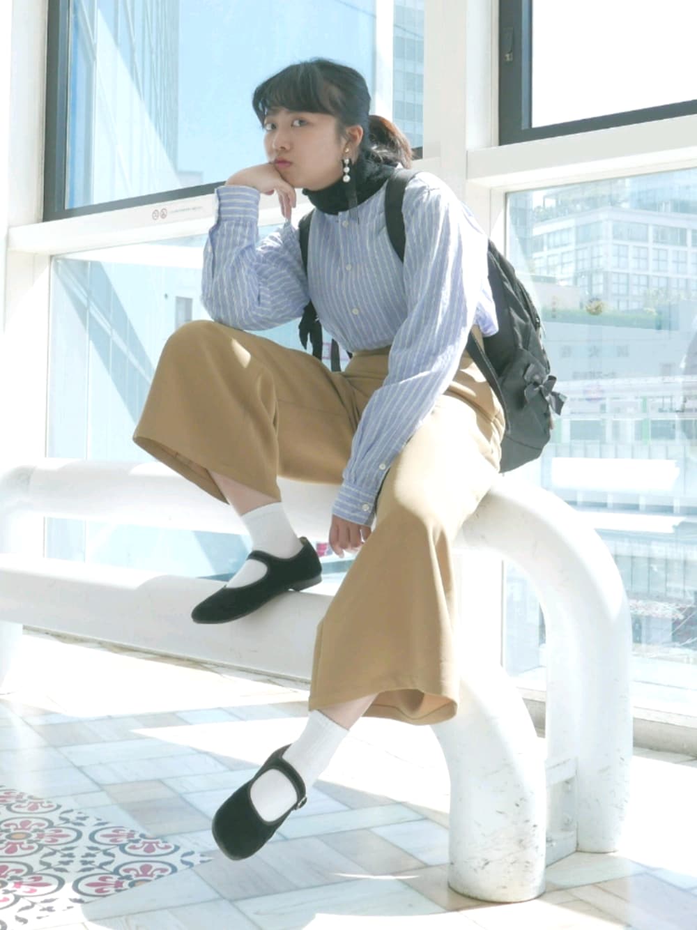 「BEAMS BOY、Marjorie、LOWRYS FARM、UNIQLO」｜「LOWRYS FARMのアイテム（イヤリング、ホワイト系）」を使った、mojoさん（レディース・160cm）の春コーディネートの1枚目の写真