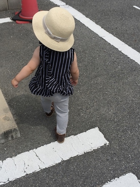 「COMME CA ISM（コムサイズム）のアイテム（ハット）」を使った、もちゃんさん（キッズ・80cm）の春コーディネート