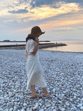 「Kastane（カスタネ）のペーパーBIG HAT（ハット、ベージュ系）」を使った、Hozu🧸さん（レディース）の秋コーディネート