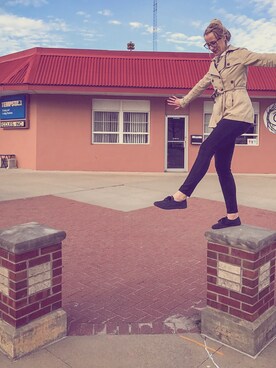 「sneakers」｜「アイテム（その他アウター）」を使った、KTRさん（レディース・173cm）の春コーディネート