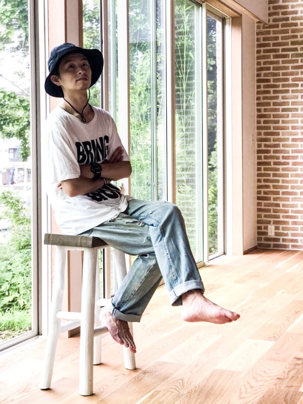 「シンプルコーデ、休日コーデ、カジュアルコーデ、summer、夏コーデ、ゆったりコーデ、ゆるコーデ、古着、Levis」｜「Levi'sのアイテム（デニムパンツ、ブルー系）」を使った、ゆうぞー▼▲▼▲さん（メンズ・175cm）の夏コーディネートの1枚目の写真