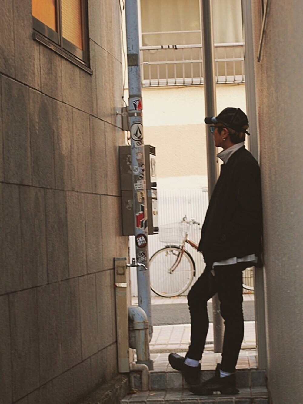 「休日スタイル、モノトーン、ootd、冬コーデ、RICK OWENS、Y-3、versace、H&M、ZARA、outfit」｜「Y-3のY-3 CONSTRUCTED  CAP（キャップ、ブラック系）」を使った、Hayateさん（メンズ・177cm）の冬コーディネートの1枚目の写真
