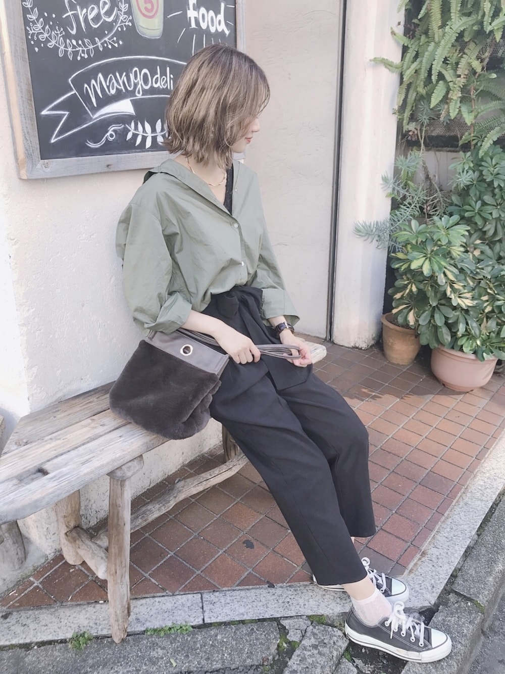 「秋コーデ、秋のコーデ」｜「DISCOATの起毛ベルト付テーパードパンツ（その他パンツ、ブラック系）」を使った、ERIKOさん（レディース・160cm）の秋コーディネートの1枚目の写真