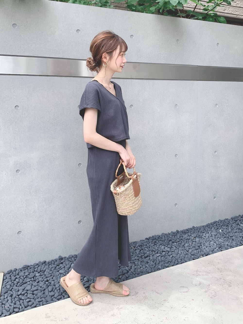 「楽チンコーデ、ワンピース」｜「LOWRYS FARMのカシュクールレイヤード２Ｐワンピース　882020（ワンピース、グレー系）」を使った、ERIKOさん（レディース・161cm）の夏コーディネートの1枚目の写真