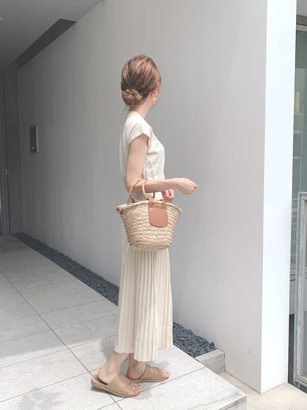 「夏コーデ、セットアップ、ワンピース」｜「ZARAのアイテム（バッグ、ブラウン系）」を使った、ERIKOさん（レディース・161cm）の夏コーディネートの1枚目の写真