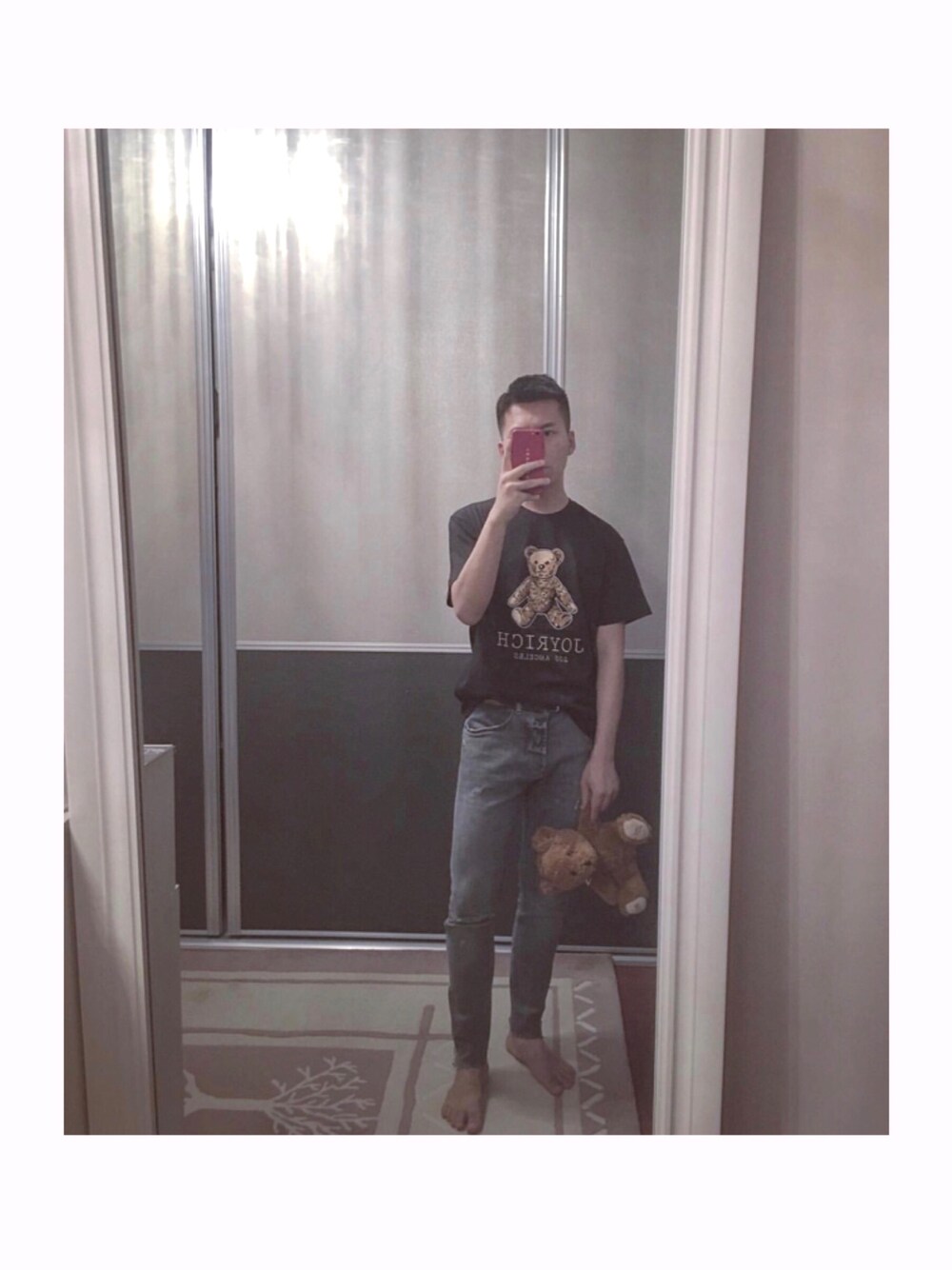 「JOYRICH、ZARA、casual」｜「JOYRICHのアイテム（Tシャツ/カットソー、ブラック系）」を使った、饼干流さん（メンズ・175cm）の冬コーディネートの1枚目の写真