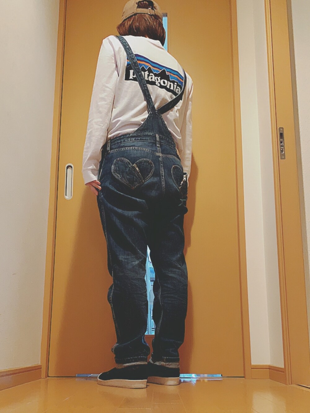 「宇宙兄弟、カジュアルコーデ、大人コーデ、おしゃれさんと繋がりたい、オトナカジュアル、パンツスタイル、サロペット」｜「RNAのアイテム（サロペット/オーバーオール、ブルー系）」を使った、occaさんさん（レディース・161cm）の秋コーディネートの1枚目の写真
