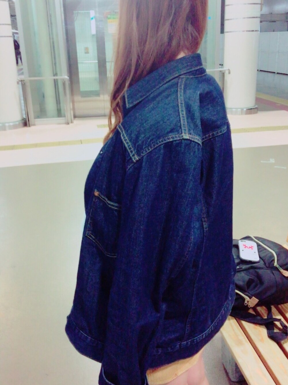 「URBAN RESEARCH DOORS MENSのDOORS デニムGジャン（デニムジャケット、ブルー系）」を使った、しーさん（メンズ・162cm）の秋コーディネートの1枚目の写真