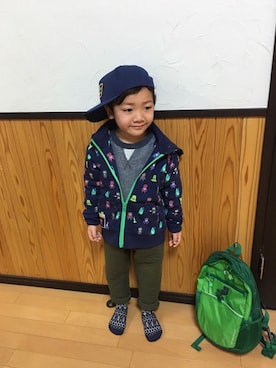 「Moujonjon（ムージョンジョン）のアイテム（その他パンツ）」を使った、REN蔵さん（キッズ・110cm）の冬コーディネート
