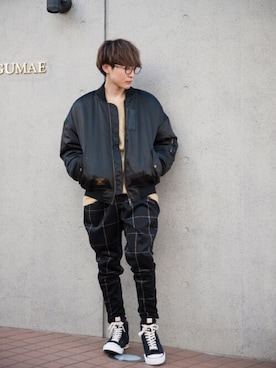 「glamb（グラム）のアイテム（MA-1）」を使った、細海 佑成さん（メンズ・170cm）の冬コーディネート