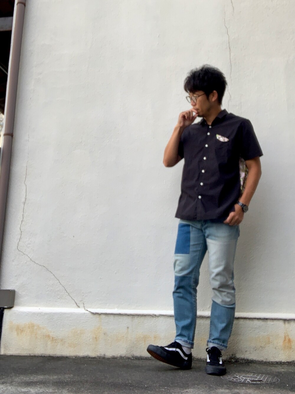 「大人カジュアル、オトナカジュアル、きれいめカジュアル、カジュアル、シャツスタイル、アラフォー」｜「rehacerのrehacer : Panel Flower Camo Shirt S/S（シャツ/ブラウス、ブラック系）」を使った、takeさん（メンズ・170cm）の秋コーディネートの1枚目の写真