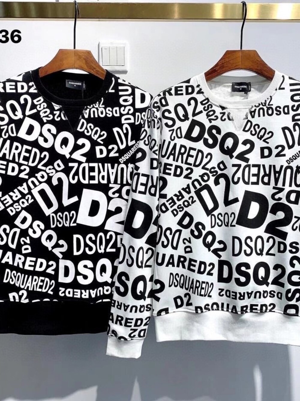 「卫衣、DSQUARED2、デニムコーデ、dsq2」｜「DSQUARED2のアイテム（トップス、ブラック系）」を使った、jr070388さん（キッズ・165cm）の冬コーディネートの1枚目の写真