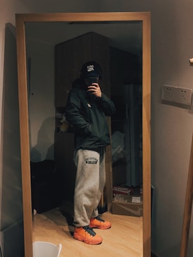 「Carhartt（カーハート）のアイテム（テーラードジャケット）」を使った、林波黄さん（メンズ・178cm）の冬コーディネート
