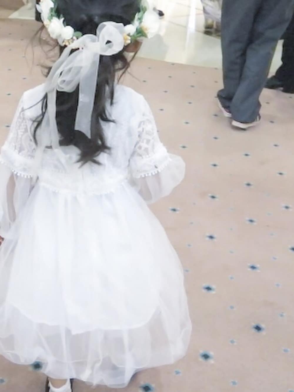 「キッズコーデ、結婚式、ベールガール、リングガール、おんなのこ、韓国子供服、ドレス」｜「韓国子供服のアイテム（ドレス、ホワイト系）」を使った、Ymamaさん（キッズ・100cm）の秋コーディネートの1枚目の写真