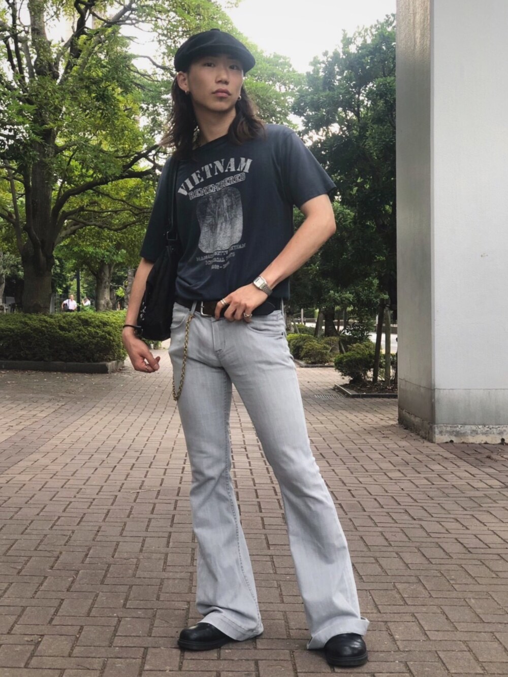 「フレアパンツ、70's、80s、ootd、street、おしゃれさんと繋がりたい、ハンチング、ヴィンテージ、モード、休日スタイル」｜「Dr. MartensのDr.Martens （ドクターマーチン） / サイドゴアブーツ 2976 CHELSEA 11853001（ブーツ、ブラック系）」を使った、KAIさん（メンズ・174cm）の夏コーディネートの1枚目の写真