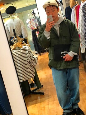 「STUSSY（ステューシー）のアイテム（キャップ、ホワイト系）」を使った、@takumiさん（メンズ・163cm）の春コーディネート