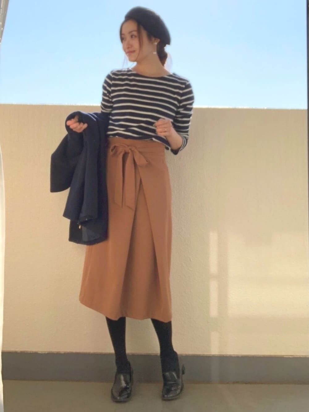 「オトナ女子、きれいめカジュアル、大人ガーリー、ベレー帽、ボーダー、フレンチ、プチプラ」｜「E hyphen world galleryのサーモベレー（ハンチング/ベレー帽、ブラック系）」を使った、いちるーさん（レディース・170cm）の冬コーディネートの1枚目の写真