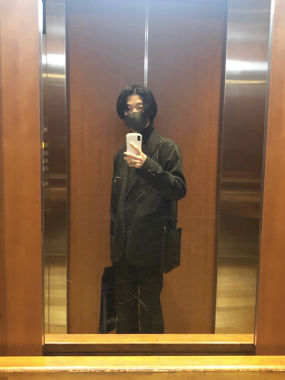 「black、ALL BLACK、セットアップ、adrer、EMMA  CLOTHES、HARE、Endevice、テーラードジャケット、フレアパンツ、ヒールブーツ」｜「ADRERのリングジップオーバーWテーラード（テーラードジャケット、ブラック系）」を使った、Tokorotenさん（メンズ・168cm）の夏コーディネートの1枚目の写真