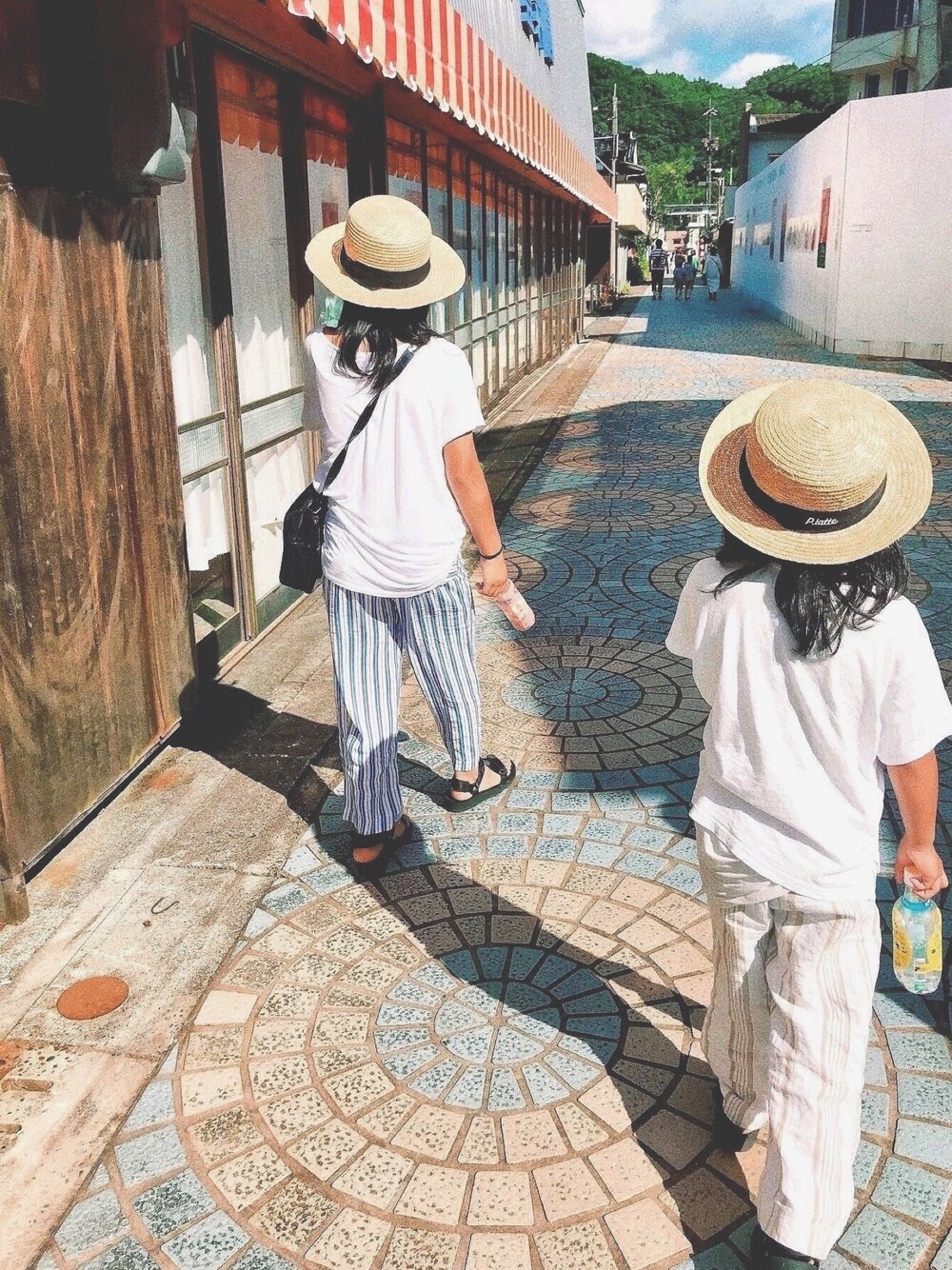 「カンカン帽、女の子コーデ、むぎわら帽子、ストライプパンツ、夏休みコーデ、7歳女の子、11歳女の子、ZARA、ZARA KIDS」｜「ZARAのアイテム（その他パンツ、ブルー系）」を使った、sera♥︎ さん（キッズ・120cm）の夏コーディネートの1枚目の写真