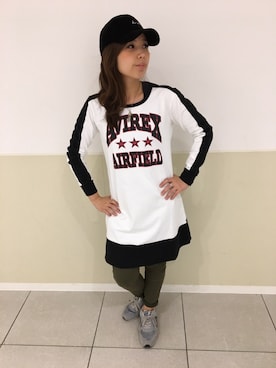 「ブラック×ホワイト」｜「アイテム（キャップ）」を使った、kinukaさん（レディース・157cm）の夏コーディネート