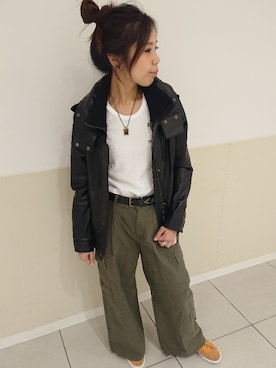 「アイテム（ライダースジャケット）」を使った、kinukaさん（レディース・157cm）の秋コーディネート