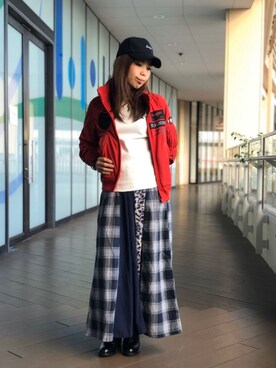 「アイテム（ミリタリージャケット、レッド系）」を使った、kinukaさん（レディース・157cm）の冬コーディネート