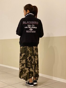 「アイテム（ミリタリージャケット）」を使った、kinukaさん（レディース・157cm）の冬コーディネート